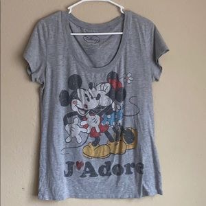 Disney Mickey & Minnie Love T-Shirt. XL